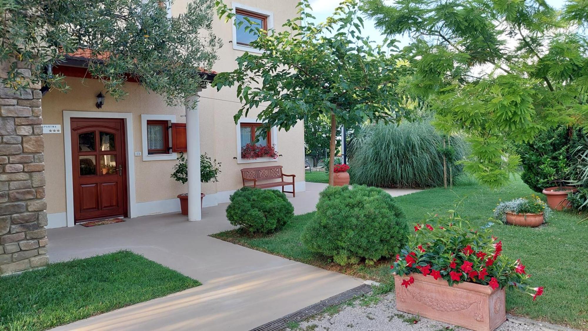 Apartment Oaza Relax โคเปร์ ภายนอก รูปภาพ
